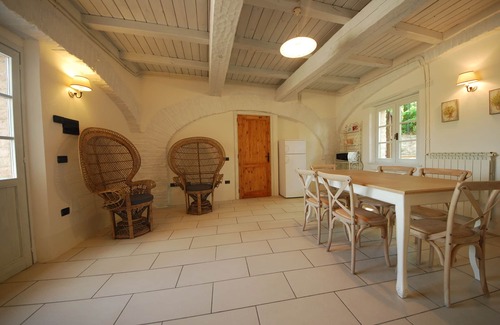 Spoleto Apartment | Spoleto By The Pool: Scenic Views Near Historic Old Town