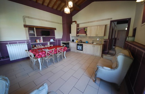 Spoleto Apartment | Discover Spoleto By The Pool: Scenic Views & Relaxing Amenities