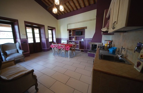 Spoleto Apartment | Discover Spoleto By The Pool: Scenic Views & Relaxing Amenities