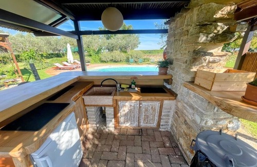 San Brizio Villa | Spoleto Tranquilita: Poolside Retreat Near Rome