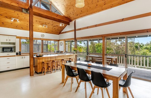 Angourie Apartment | Discover Spooky's 6 Angourie | Private Tree Top Retreat
