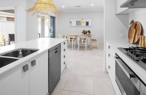 South West Rocks House | Pet-Friendly Spoondrift: Steps from the Beach & Ocean Views