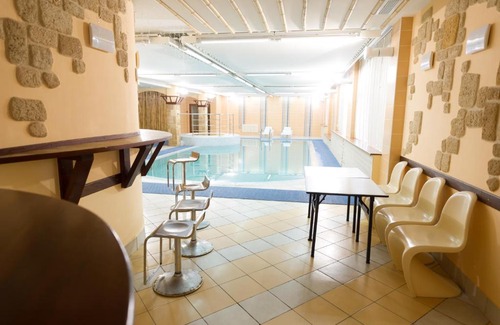 Pirogovskoe Hotel | Enjoy Comfort at Sport Complex Chekeril with Pool & Hot Tub