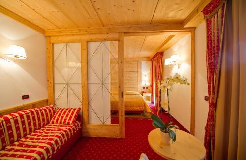 Passo del Tonale Hotel | Discover Sport Hotel Vittoria: Pet-Friendly & Spa Retreat