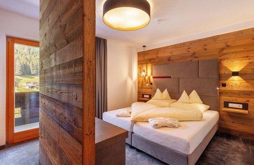 Gargellen Hotel | Sporthotel Bachmann: 4-Star Retreat with Ocean View & Spa
