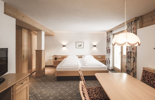 Gargellen Hotel | Sporthotel Bachmann: 4-Star Retreat with Ocean View & Spa
