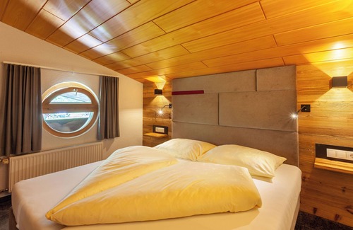 Gargellen Hotel | Sporthotel Bachmann: 4-Star Retreat with Ocean View & Spa