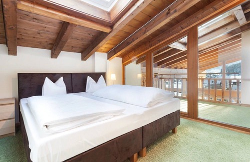 Medraz Hotel | Sporthotel Cristall: 4-Star Retreat with Spa & Pool Access