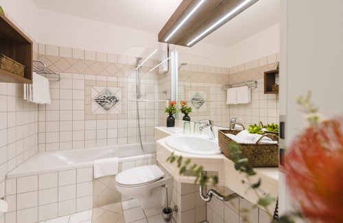 Eifel-Ferienpark Daun Hotel | Sporthotel Grafenwald: 4-Star Retreat with Pool & Spa