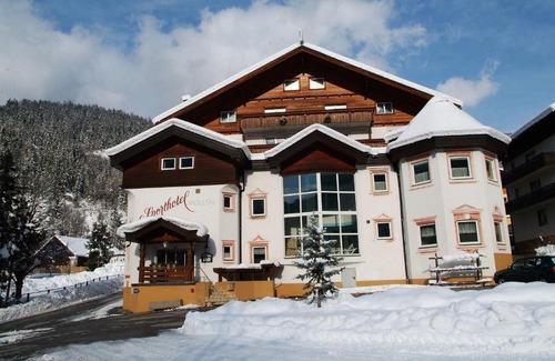 Flattach Hotel | Pet-Friendly Sporthotel Mölltal with Oceanfront Access