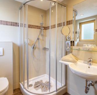 Ehrwald Hotel | Pet-Friendly Retreat at Sporthotel Schönruh with Ocean Views