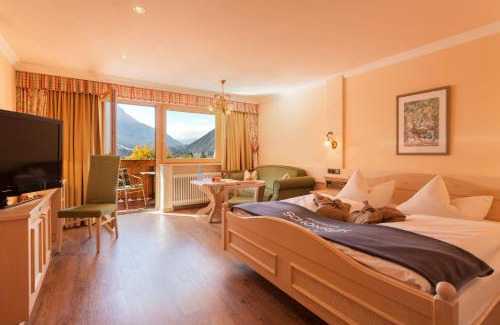 Ehrwald Hotel | Pet-Friendly Retreat at Sporthotel Schönruh with Ocean Views