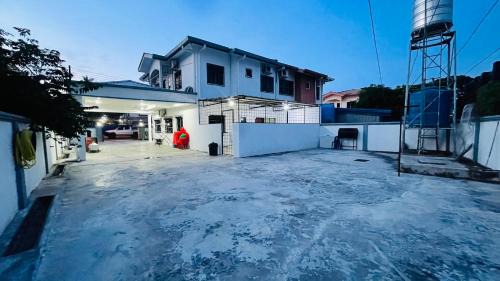 Semporna Apartment | Family-Friendly Sporting Homestay with Excellent Reviews