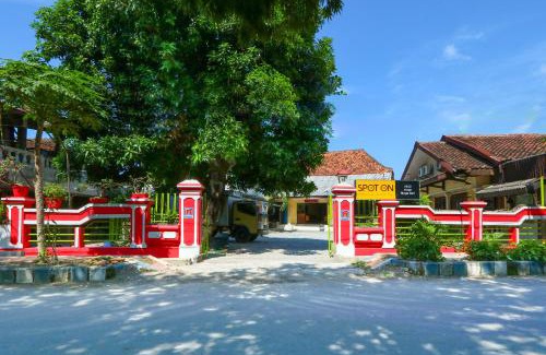 Situbondo Hotel | Budget-Friendly Stay at SPOT ON 2422 Hotel Moga Sari