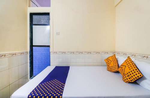 Dombivli East Hotel | Child-Friendly Stay at SPOT ON 66527 Pallavi Lodge