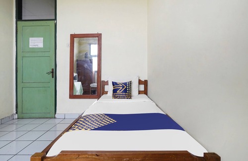 Garut Hotel | Budget-Friendly Stay at SPOT ON 91064 Wisma Lec Syariah