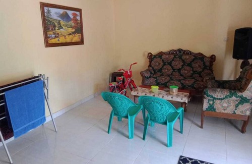 West Pesisir Hotel | Budget-Friendly Stay at SPOT ON 91371 Wisma Nadira