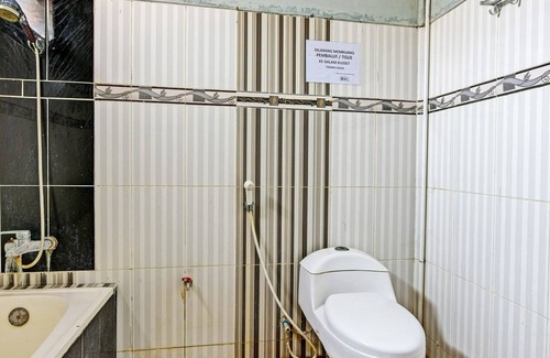 Cilacap Hotel | Budget-Friendly Stay at SPOT ON 91376 Hotel Bintang Flores