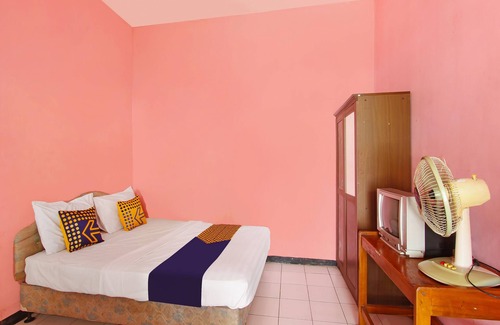 Cilacap Hotel | Ideal Spot On 91563 Hotel Meilias with Breakfast Included