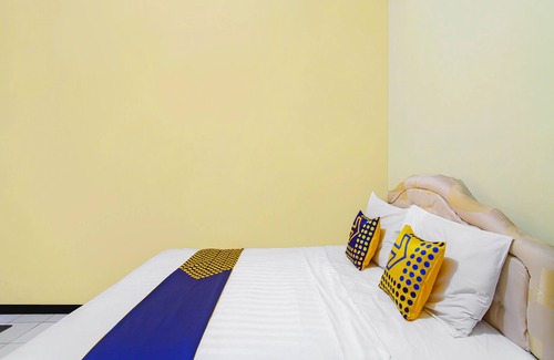 Cilacap Hotel | Ideal Spot On 91563 Hotel Meilias with Breakfast Included
