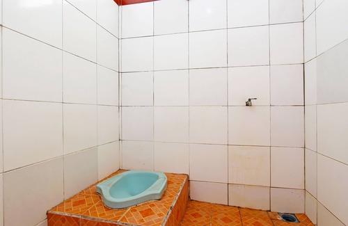 Cilacap Hotel | Ideal Spot On 91563 Hotel Meilias with Breakfast Included