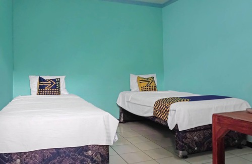 Tjihadak Hotel | Budget-Friendly Amazon Homestay with Breakfast Included