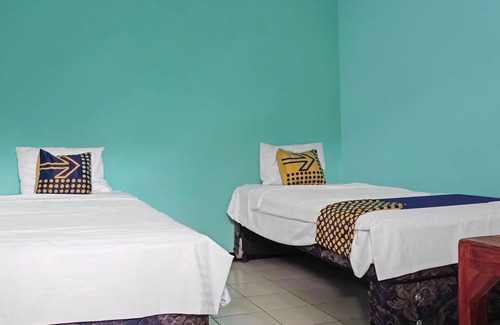 Tjihadak Hotel | Budget-Friendly Amazon Homestay with Breakfast Included