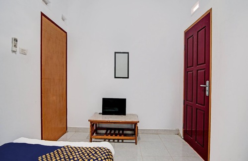 Kampar Hotel | Budget-Friendly Stay at SPOT ON 91950 Guest House TekNong