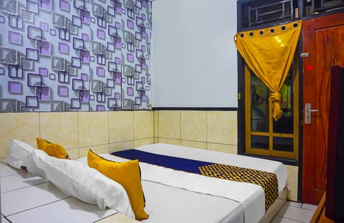 Sukabumi Hotel | Budget-Friendly Stay at SPOT ON 92154 Nusasari Guest House