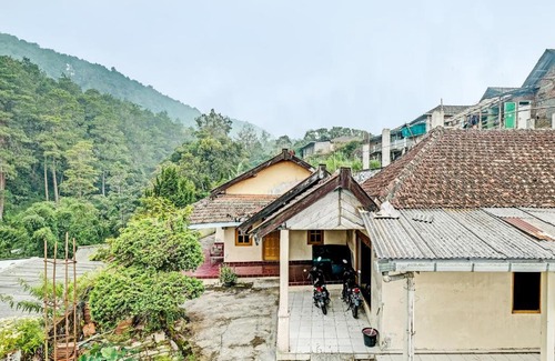 Kopeng Hotel | Budget-Friendly Stay at SPOT ON 92414 Hotel Pereng Sari