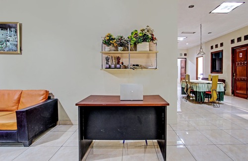 Pemalang Hotel | Budget-Friendly Wulan Homestay Syariah with Breakfast