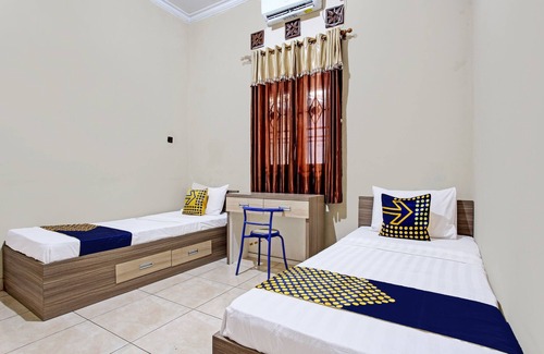Pemalang Hotel | Budget-Friendly Wulan Homestay Syariah with Breakfast