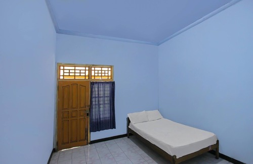 Selong Belanak Hotel | Budget-Friendly Jati Homestay with Breakfast & Family Perks