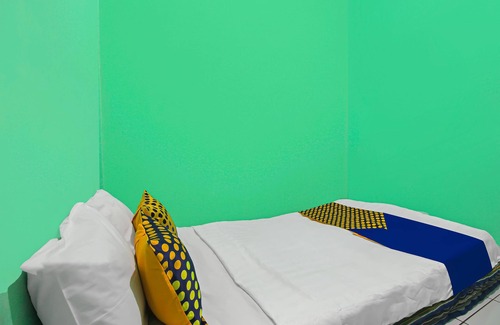 Semarang Hotel | Budget-Friendly Stay at SPOT ON 92610 Barokah Kostel