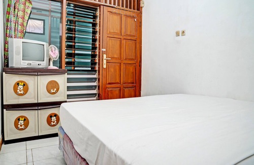 Sukabumi Hotel | Budget-Friendly Garuda Homestay: Breakfast & Family Welcome