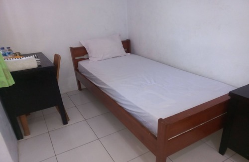 Purwokerto Hotel | Budget-Friendly Stay at SPOT ON 93557 Juan Kostel 2