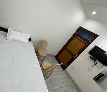 Farrukhabad Hotel | Budget-Friendly Hotel Happy Hour with Family Amenities