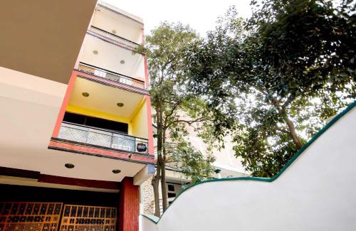 New Delhi Hotel | Budget-Friendly Hotel Harry's 1 Near Select Citywalk Mall