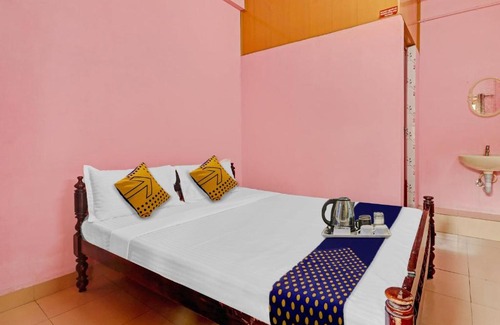 Nashik Hotel | Budget-Friendly Stay at SPOT ON Jayesh Guest House