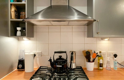 Shoreditch Apartment | Spotless 2-Bedroom Loft with Pet-Friendly Amenities