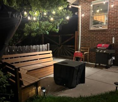 Hale House | Vintage Oasis - Family-Friendly Retreat Near Downtown & Parks