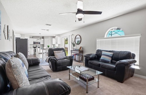 Palm Coast House | Family-Friendly Fireplace Retreat Near the Beach - Free WiFi