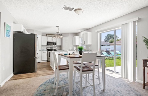 Palm Coast House | Family-Friendly Fireplace Retreat Near the Beach - Free WiFi