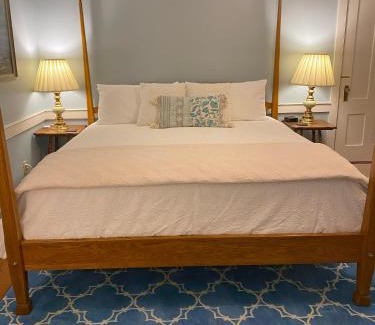 Lincolnville Bed & Breakfast | Cozy Spouter Inn Bed & Breakfast with Oceanfront Views