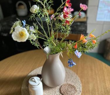 Jaunzemi House | Pet-Friendly Retreat at Sprīdīši with Breakfast & Dining