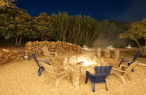 Travis Settlement House | Experience Unforgettable Views at Hilltop Estate Retreat