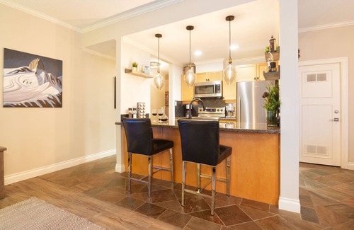 Blackcomb Condo | Ideal Ski-in/Out Condo with Pool, Spa & Deck for 4