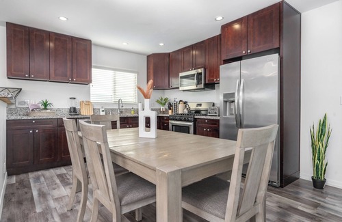 Downtown Redlands House | Sprawling Downtown Redlands Retreat Central to all Schools, Hospitals & Events