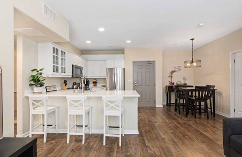 Downtown San Diego Condo | Inviting Little Italy Getaway with Pool and Spa Amenities