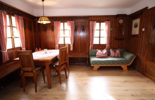Eben im Pongau House | Elegant Mansion Near Ski Area in Salzburg - Pet Friendly